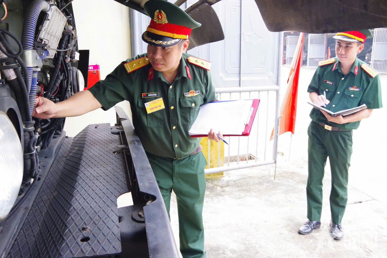 Binh chủng Tăng thiết giáp phúc tra tại Tiểu đoàn 987